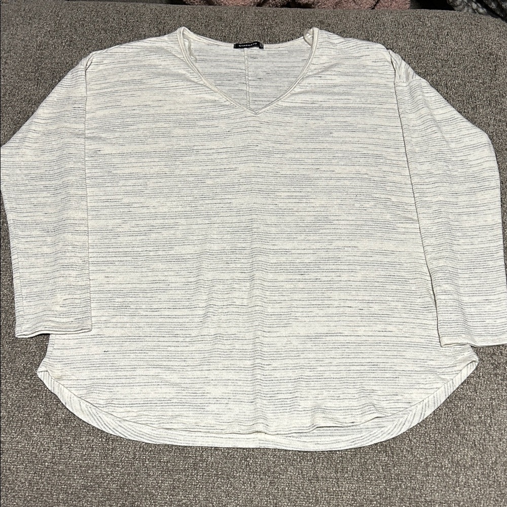Staccato Women's Light Gray V-Neck Sweater